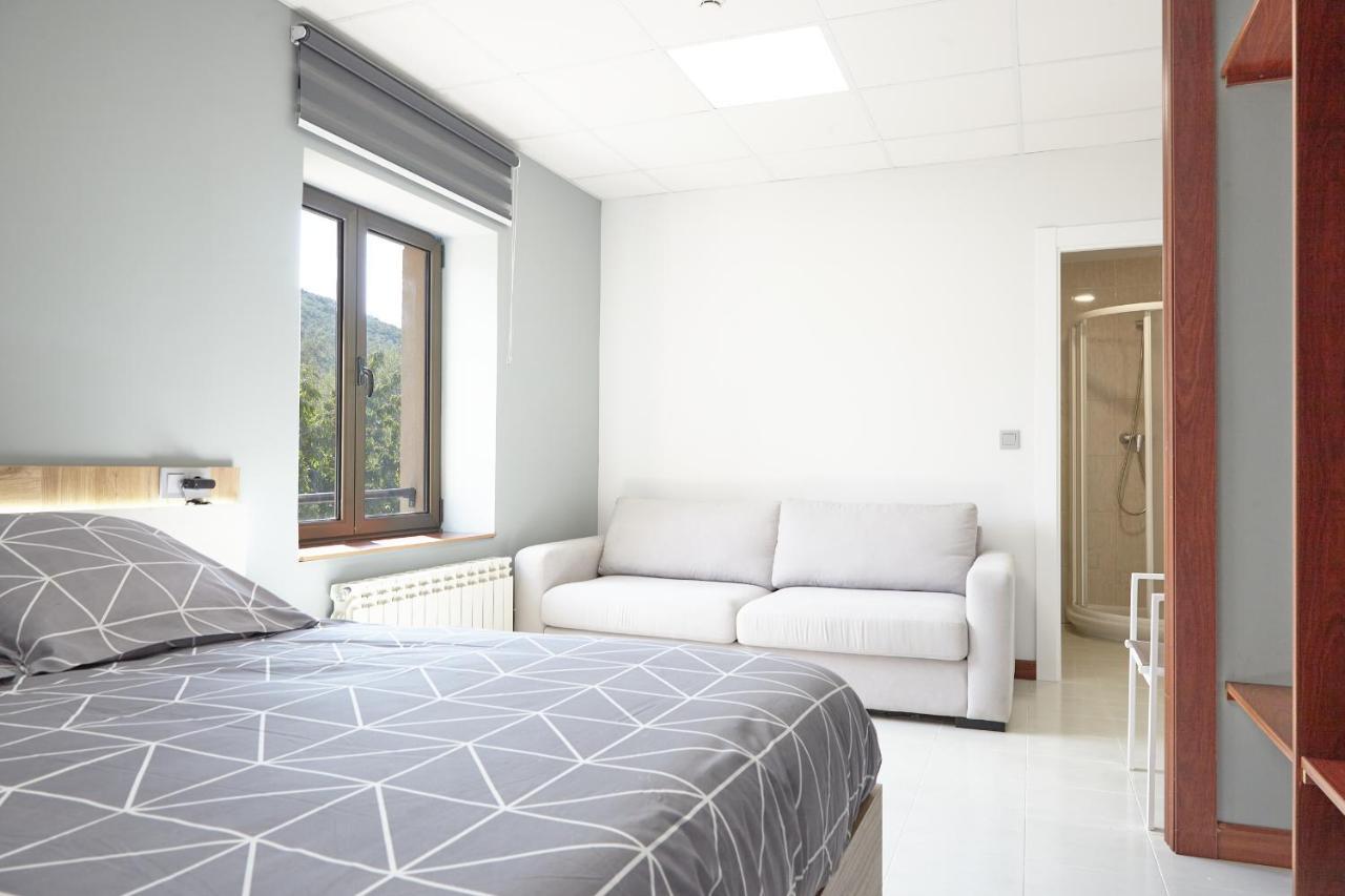 Hostal Fontanan La Pola de Gordon Exteriör bild