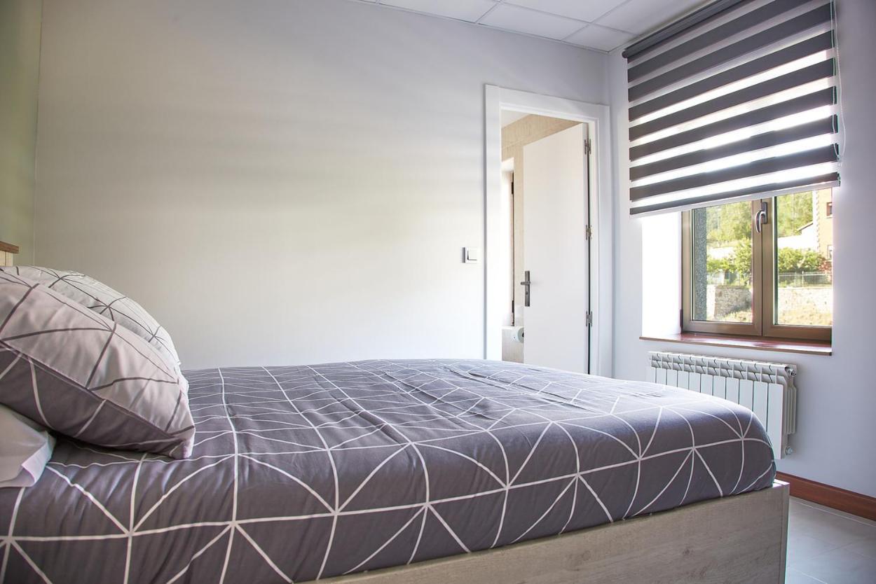 Hostal Fontanan La Pola de Gordon Exteriör bild